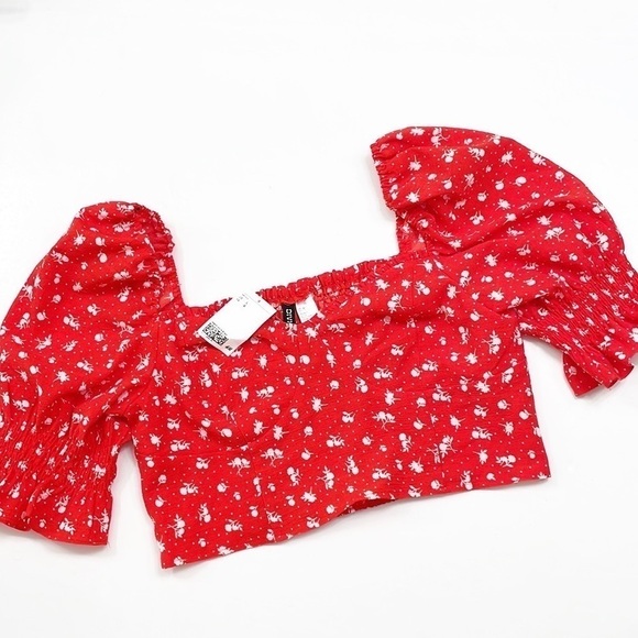 NEW Divided by H&M red/white floral print crop top - Picture 1 of 5